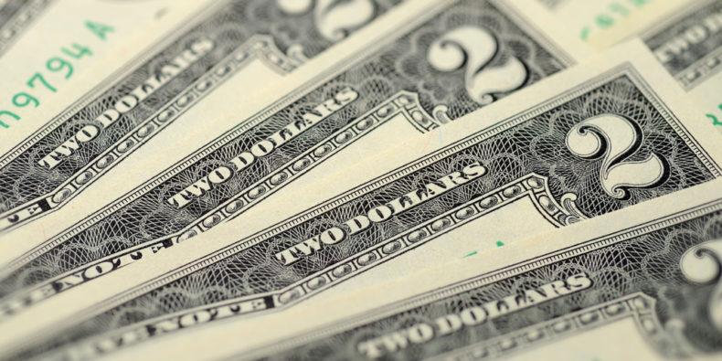 2-dollar bills in Ecuador