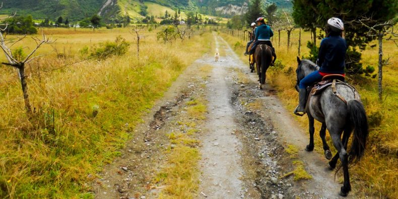 horseback riding to Pululahua