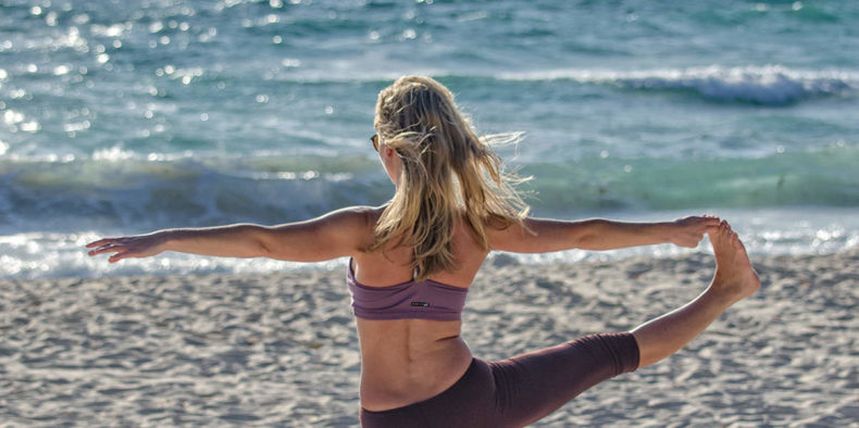 fazer ioga na praia - o que fazer em montañita equador